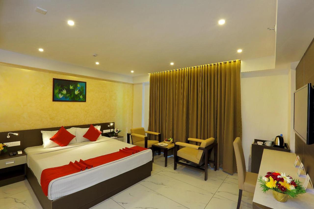 Hotel Renai Sreekrishna Guruvāyūr Zewnętrze zdjęcie