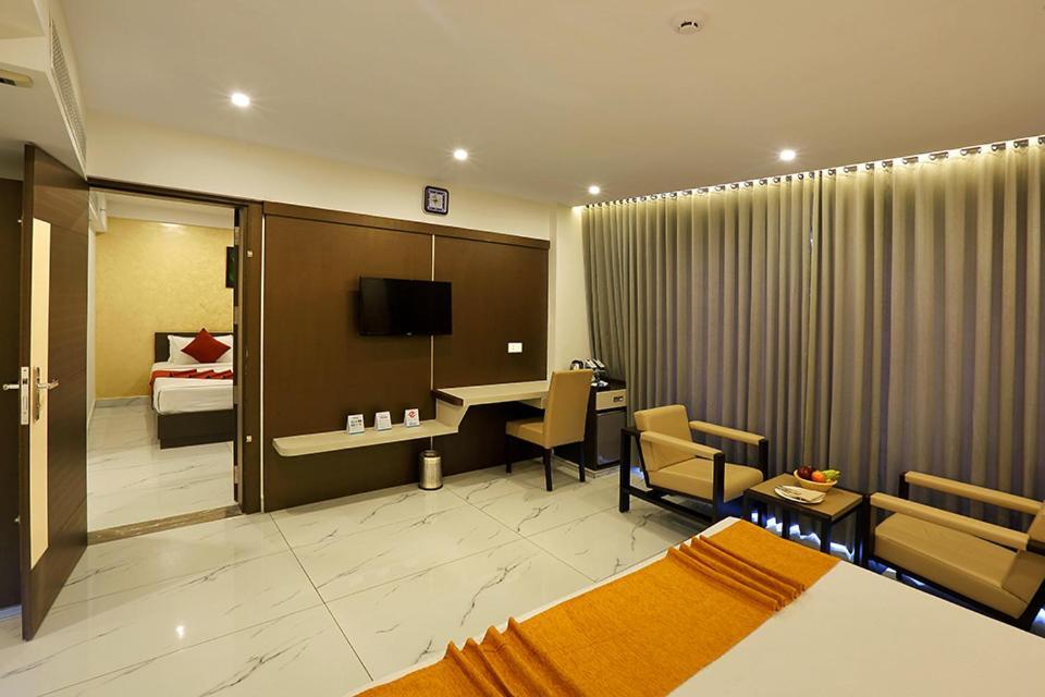 Hotel Renai Sreekrishna Guruvāyūr Zewnętrze zdjęcie